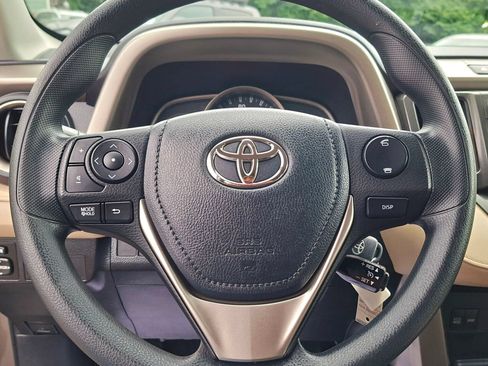 Used 2013 Toyota RAV4 LE FWD image 21