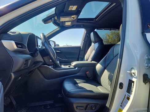 Used 2022 Toyota Highlander XSE image 13
