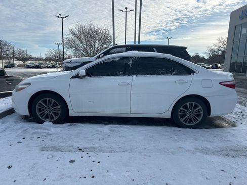Used 2017 Toyota Camry SE image 8
