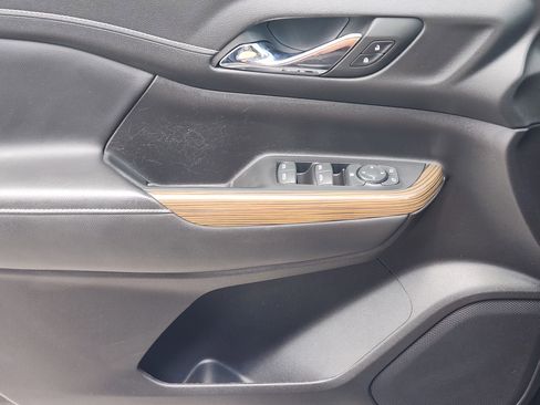 Used 2023 GMC Acadia SLE FWD image 23