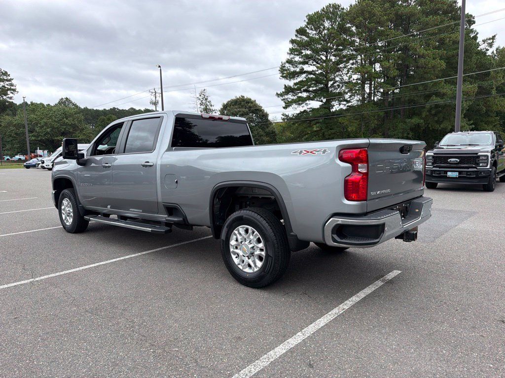 Used 2025 Chevrolet Silverado 3500 LT w/ Safety Package AWD/4WD image 7
