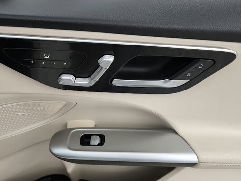 Used 2023 Mercedes-Benz C 300 4MATIC Sedan image 39