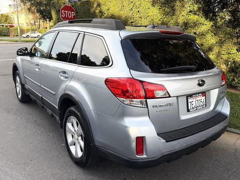 Used 2014 Subaru Outback 2.5i Premium image 5