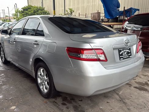 Used 2011 Toyota Camry LE w/ LE Extra-Value Pkg FWD image 5