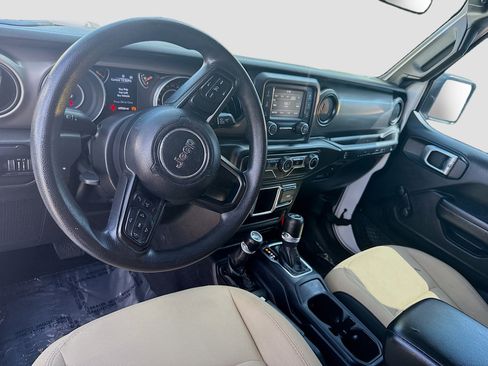 Used 2018 Jeep Wrangler Sport AWD/4WD image 9