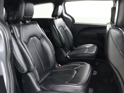Used 2023 Chrysler Pacifica Touring-L w/ S Appearance Package FWD image 25