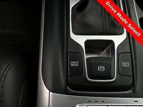 Certified 2024 Kia Carnival LX image 10