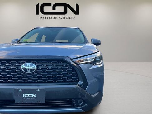 Used 2024 Toyota Corolla Cross LE image 12