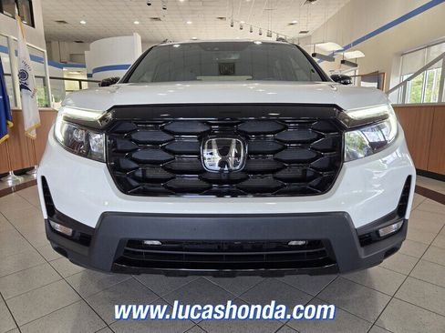 Used 2023 Honda Passport Elite image 2