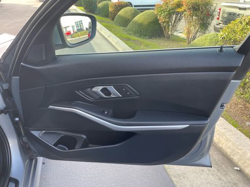 Used 2025 BMW 330i Sedan image 16