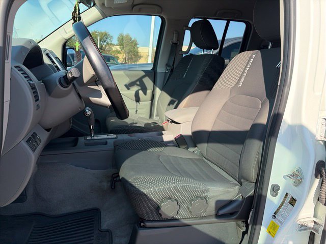 Used 2018 Nissan Frontier SV RWD image 6