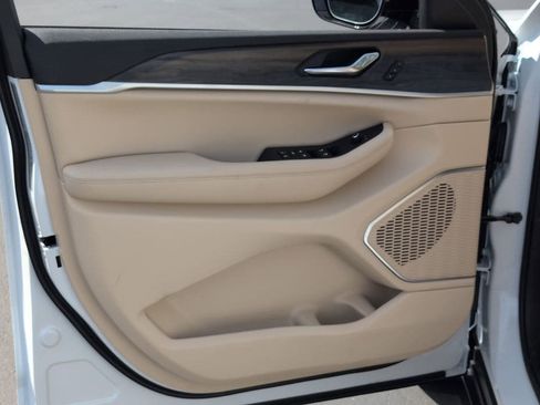 New 2026 Jeep Grand Cherokee Limited image 13