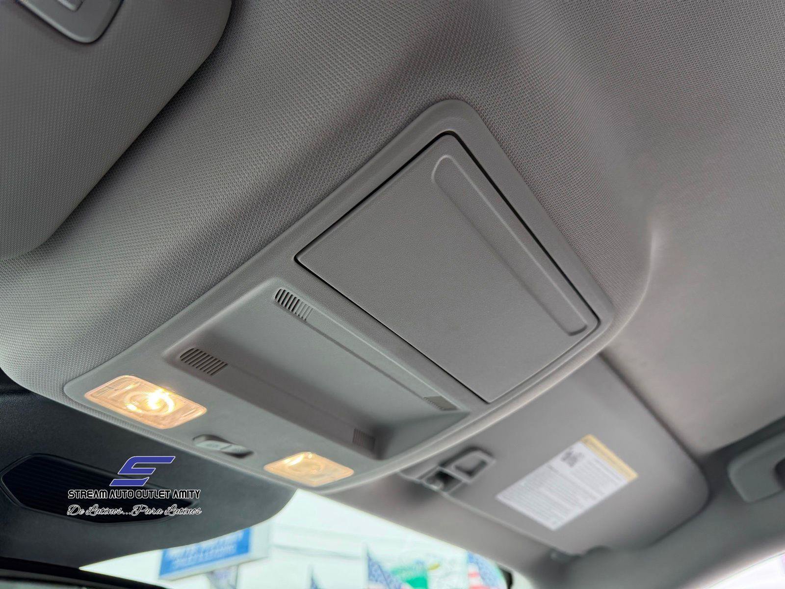 Used 2025 Ford Escape Platinum AWD/4WD image 35