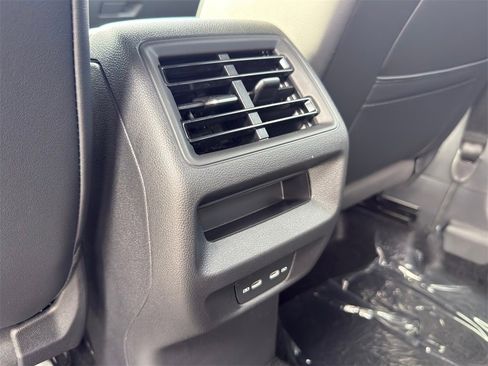 New 2026 Volkswagen Tiguan SE R-Line image 31