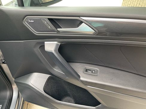 Used 2021 Volkswagen Tiguan SEL Premium R-Line image 43