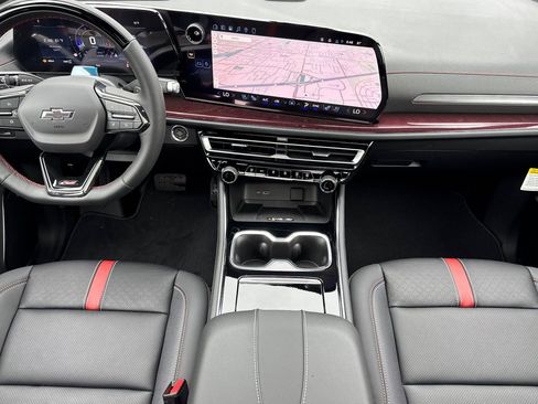 Used 2026 Chevrolet Traverse RS image 12