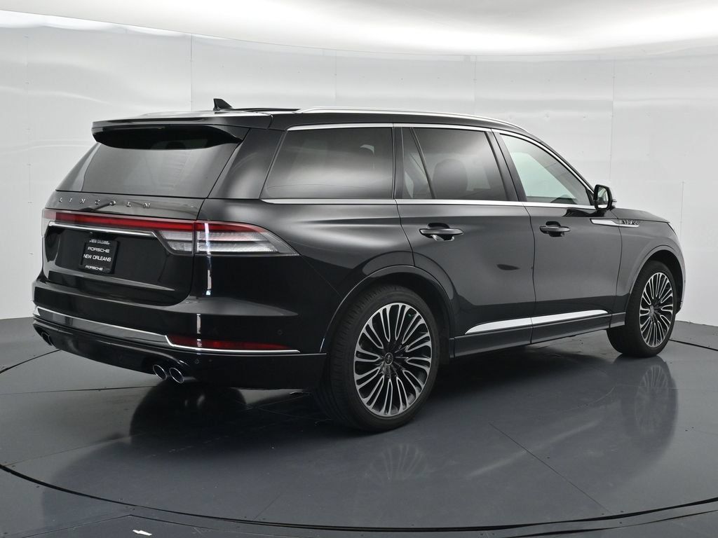 Used 2021 Lincoln Aviator Black Label w/ Class IV Trailer Tow Package AWD/4WD image 7