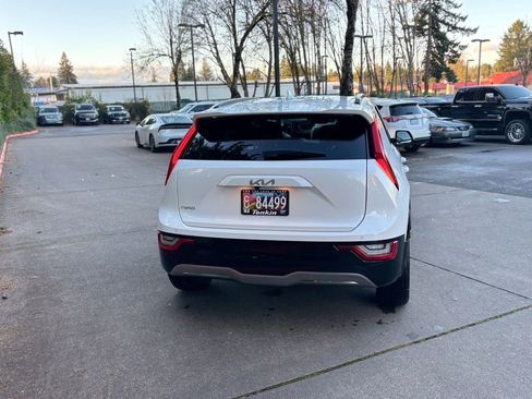 Used 2023 Kia Niro Wave w/ Wave Preserve Package image 5