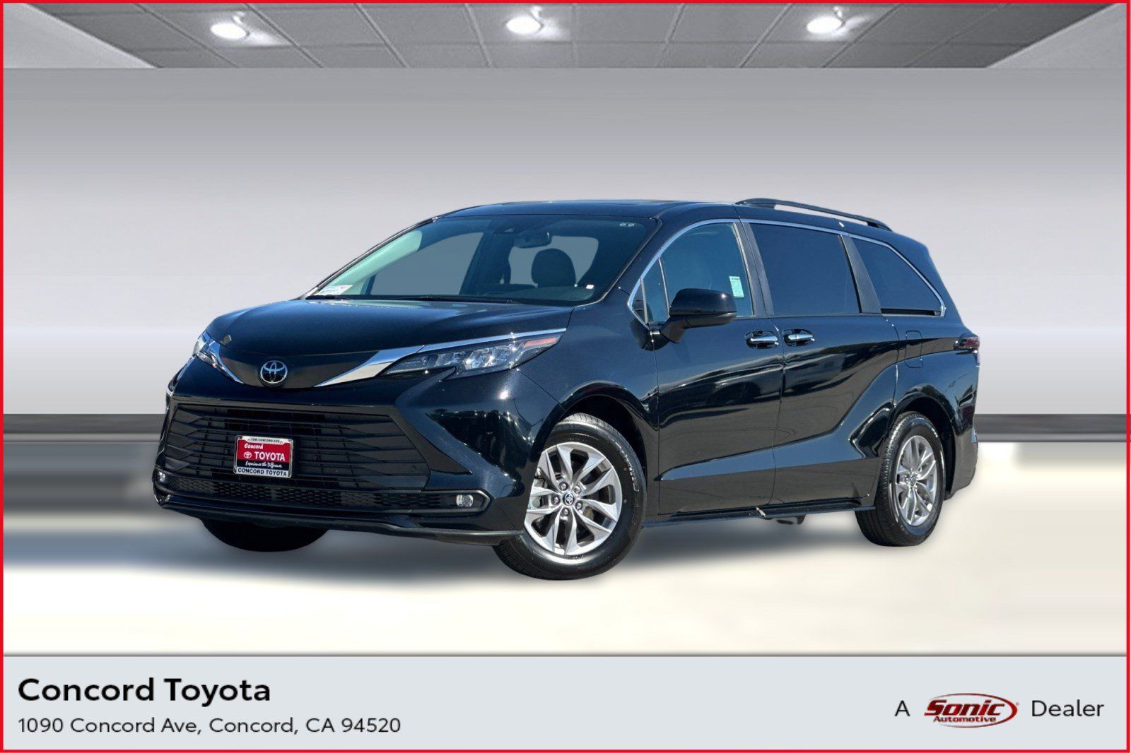 Used 2026 Toyota Sienna XLE FWD image 1