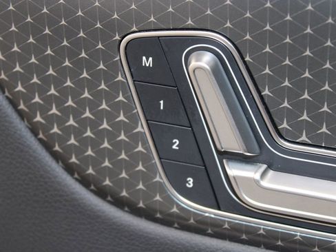 Used 2025 Mercedes-Benz GLA 250 image 38