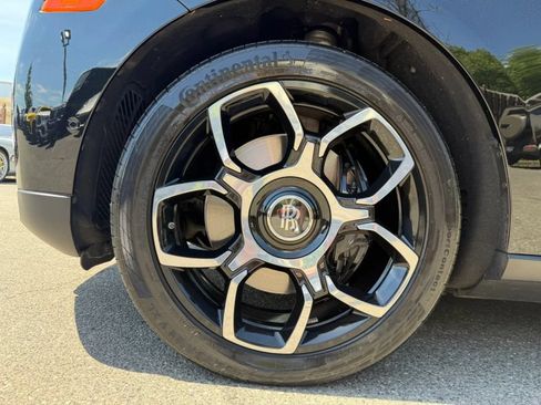 Used 2022 Rolls-Royce Cullinan Black Badge w/ Dark Exterior Package AWD/4WD image 43