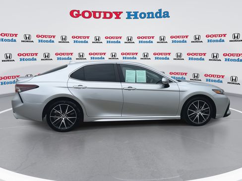 Used 2023 Toyota Camry SE w/ Convenience Package FWD image 9