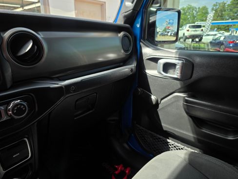 Used 2020 Jeep Gladiator Sport AWD/4WD image 13