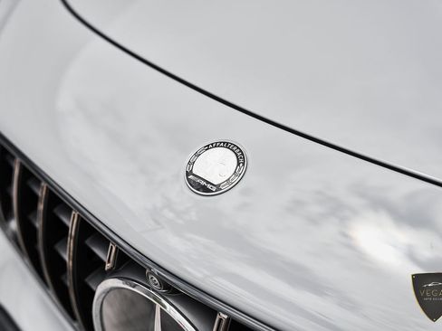 Used 2025 Mercedes-Benz SL 43 AMG w/ Driver Assistance Package image 8