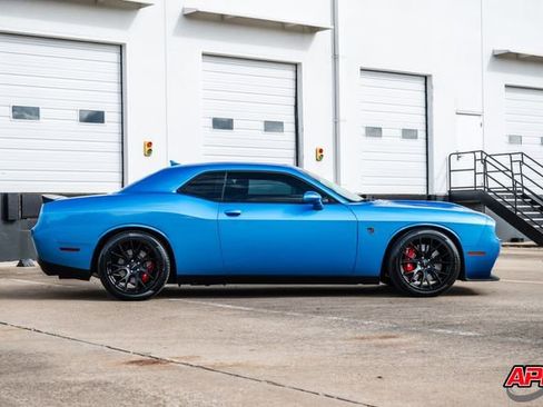 Used 2015 Dodge Challenger SRT Hellcat image 13