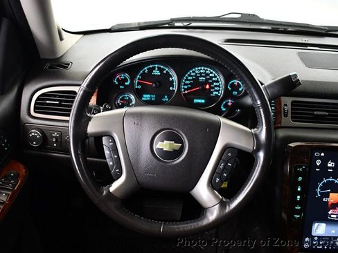 Used 2013 Chevrolet Avalanche LTZ image 29