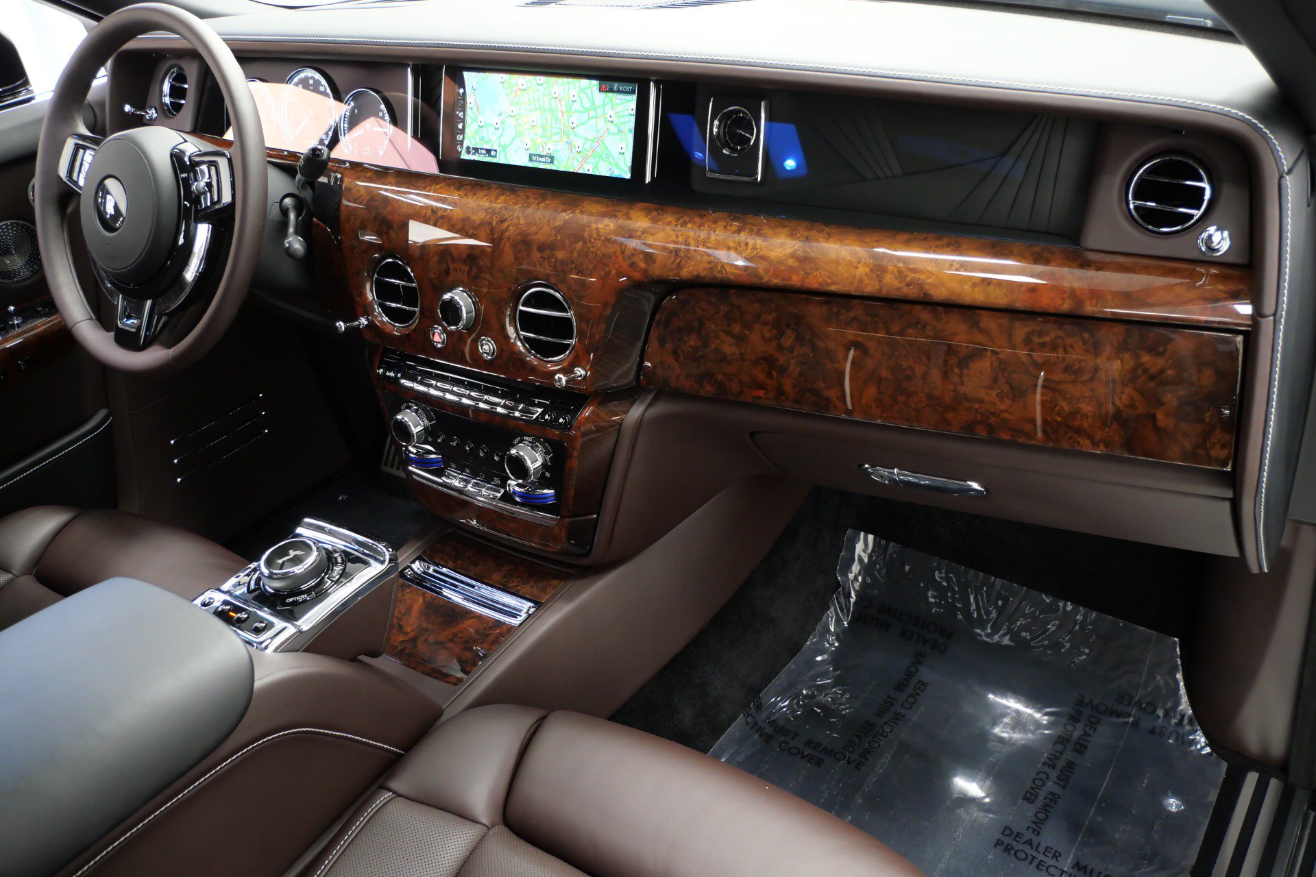 Used 2019 Rolls-Royce Phantom Sedan RWD image 14