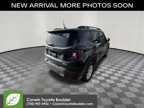 Used 2020 Jeep Renegade Latitude w/ Popular Equipment Group AWD/4WD image 8
