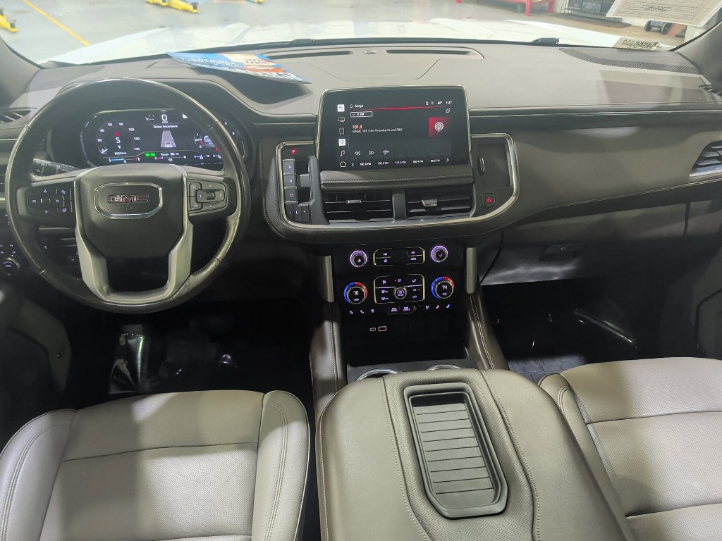 Used 2022 GMC Yukon SLT w/ SLT Luxury Package AWD/4WD image 16