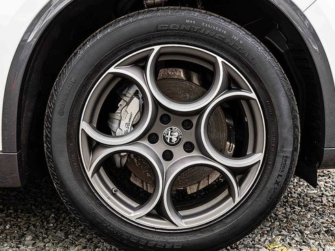 Used 2022 Alfa Romeo Stelvio Ti image 28