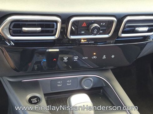 New 2026 Nissan Sentra SR w/ Floor Mat Package FWD image 22
