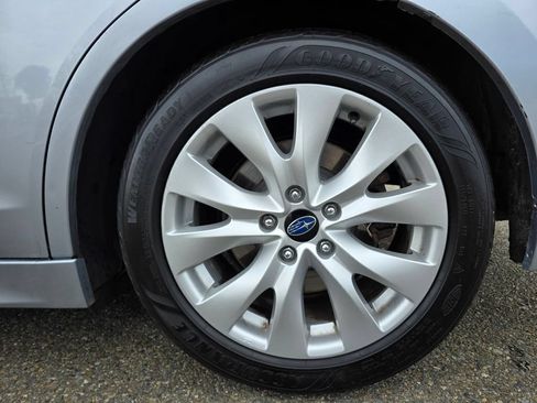 Used 2017 Subaru Legacy 2.5i Premium w/ Moonroof Package AWD/4WD image 9