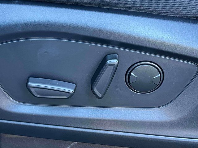 Used 2026 Ford Explorer Active AWD/4WD image 24