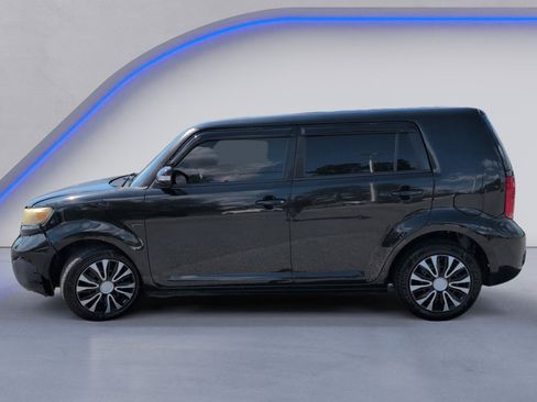 Used 2009 Scion xB FWD image 10