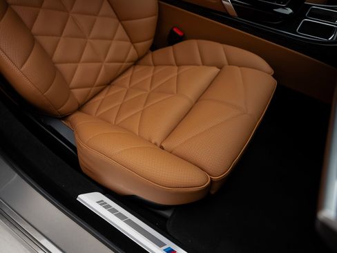 Used 2023 BMW 740i RWD image 61