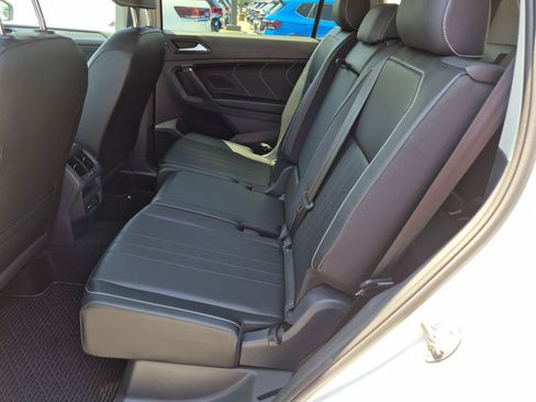 Used 2024 Volkswagen Tiguan SE FWD image 29
