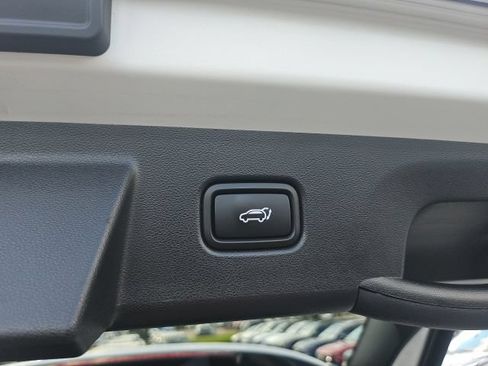 Used 2025 Hyundai Tucson Limited AWD/4WD image 24