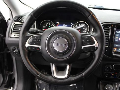 Used 2017 Jeep Compass Limited w/ Navigation Group AWD/4WD image 19
