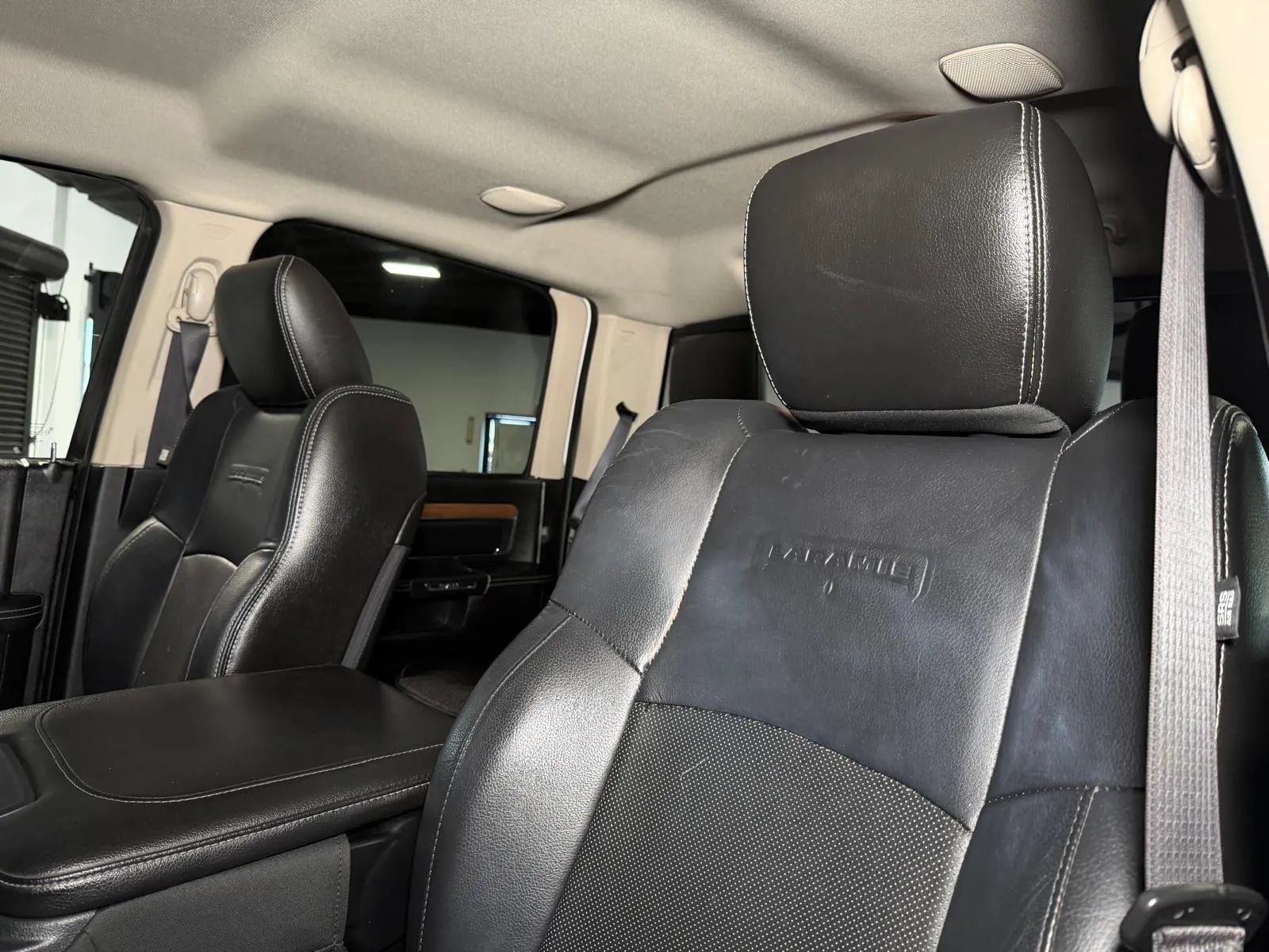 Used 2015 RAM 1500 Laramie w/ Convenience Group AWD/4WD image 29
