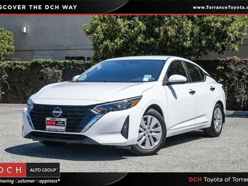Used 2025 Nissan Sentra S image 1