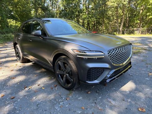 Used 2023 Genesis GV70 2.5T w/ Sport Prestige Package AWD/4WD image 2