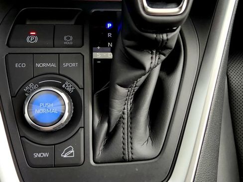 Used 2025 Toyota RAV4 Limited w/ Advanced Technology Package AWD/4WD image 28