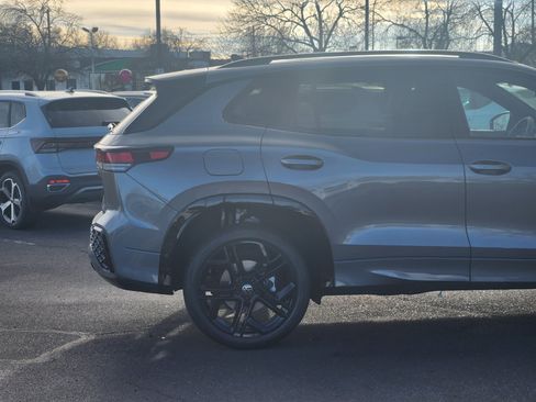 New 2026 Volkswagen Tiguan SE R-Line image 6