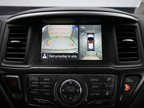 Used 2020 Nissan Pathfinder SL AWD/4WD image 28