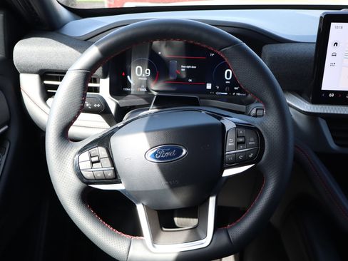 Used 2025 Ford Explorer ST-Line AWD/4WD image 13