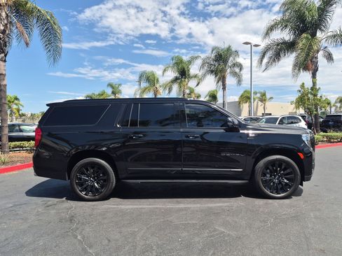 Used 2024 GMC Yukon XL Denali AWD/4WD image 11